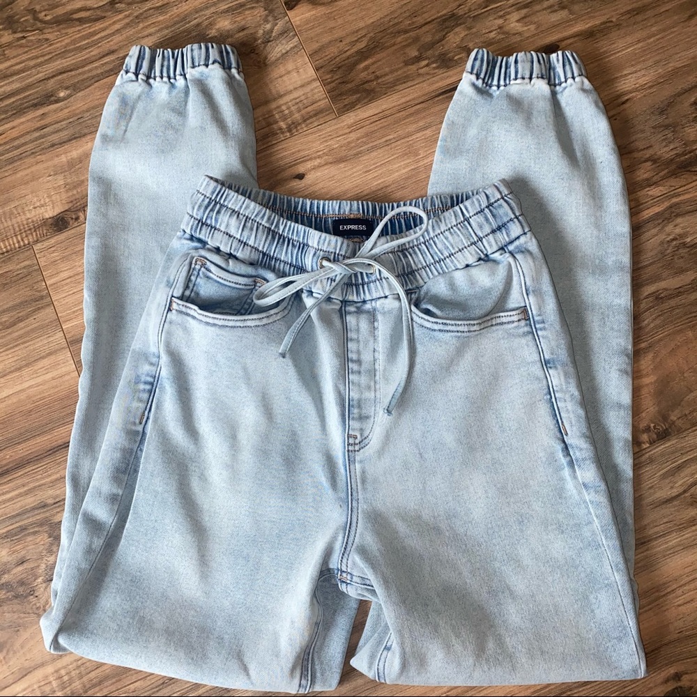 EXPRESS JOGGER DEMIN LIGHT WASH SIZE 2- 22 waist